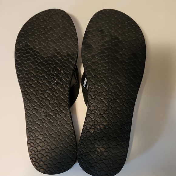 Reef Black Flip Flops - Picture 4 of 4